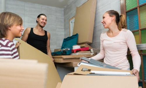 Packing and moving boxes in Belsize Park neighborhood